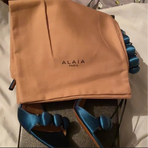 Alaia Paris Bombe Pom Pom Sandals - Picture 6 of 15